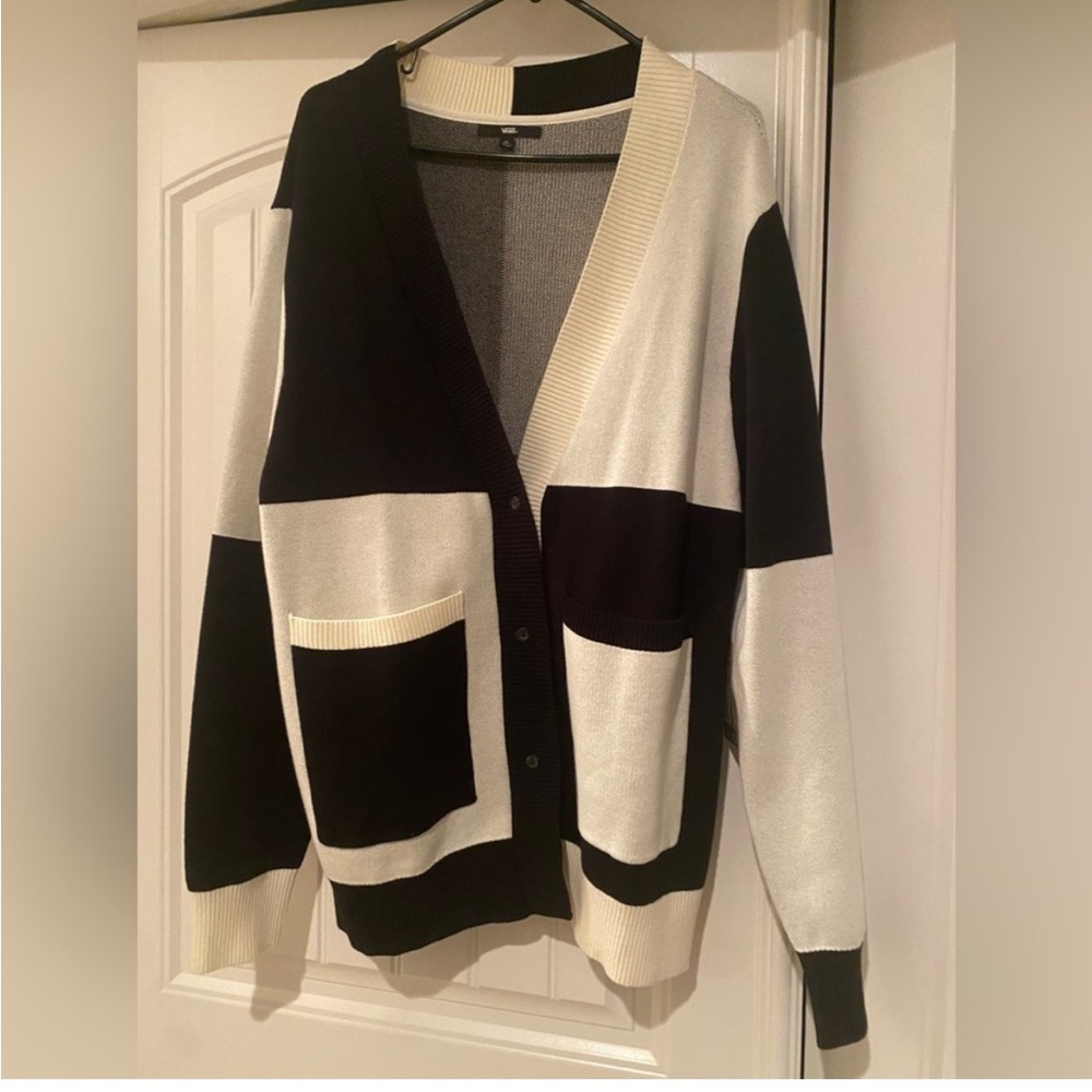 VANS XL BLACK AND WHITE CARDIGAN NEW WITH TAGS